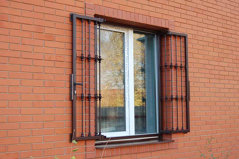 Кованые решетки на окна в Одессе. Цена с установкой